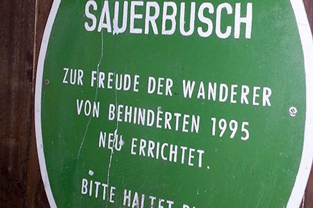 Wiesen- und Waldtour zur Hütte „Sauerbusch“ am 04. Mai 2016 Wiesen- und Waldtour zur Hütte „Sauerbusch“ am 04. Mai 2016