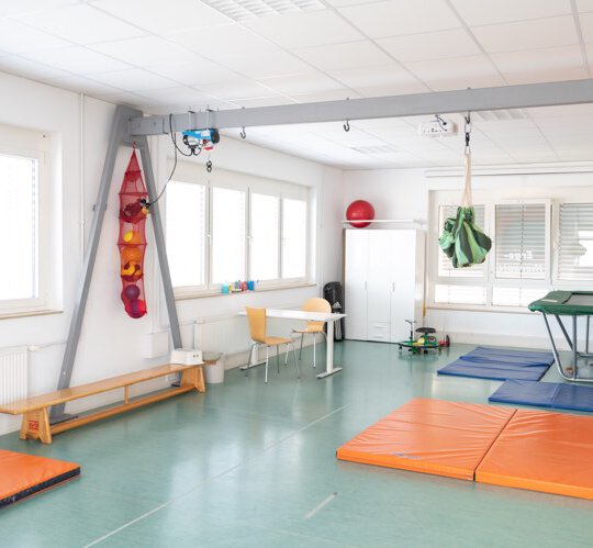 Ergotherapie Meyer Dresden Klotzsche Kinderraum mit Sportmatten